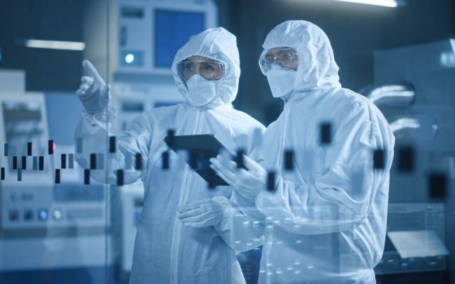 8 Essential Cleanroom Supplies for Maximum Performance and Safety